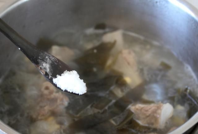  排骨汤|排骨汤怎么做才好喝？学会以下3点，轻松熬出神仙汤