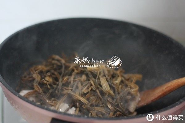 入味|用这菜焖鸡很入味，好吃又下饭，太香了