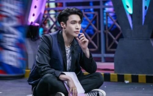  张萌|张萌不愧为业内制片人，一条微博就和王一博有了合作意向