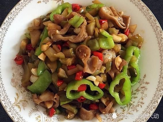 一扫而光|边做边流口水的风味美食,端上桌香气扑面,连汤带肉被一扫而光!