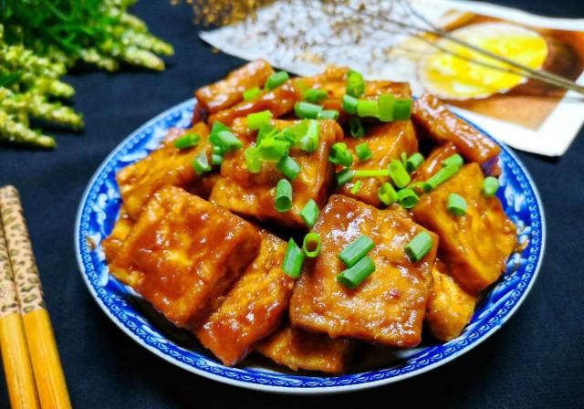  大盘|这菜我家隔几天做一回，2块钱炒一大盘，比肉还好吃，总也吃不腻