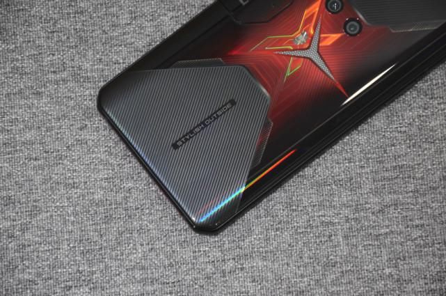 首发|拯救者电竞手机Pro测评:首发骁龙865+ 整体性能出色