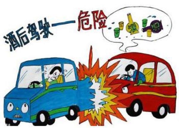  蒙骗|心真大!醉驾男子撞翻车又爬回车内酣睡 试图蒙骗警察