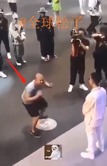 GAI|GIAO哥录制《新说唱》，在GAI面前唱rap，动作夸张像拍段子