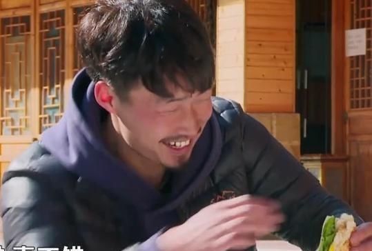 爸爸|郭碧婷爸爸做了一桌菜,朋友们却被郭碧婷随手做的一道美食吸引了