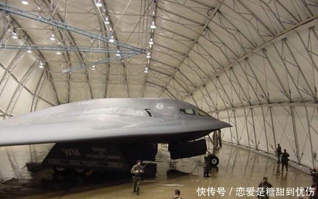  不动|修一次七千万，摔一架21亿，放着不动都养不起，B2轰炸机堪比黄金