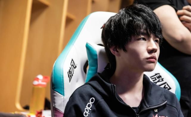 惜败IG无缘S赛后 冠军辅助Crisp首度发声