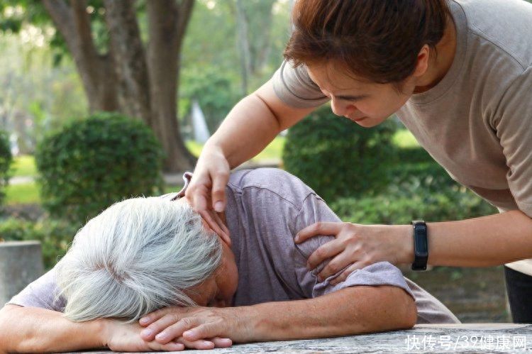 服用大量安眠药存活下来的感言(“安眠药自杀”没有痛苦？吞下100片安眠药后，身体会经历什么)