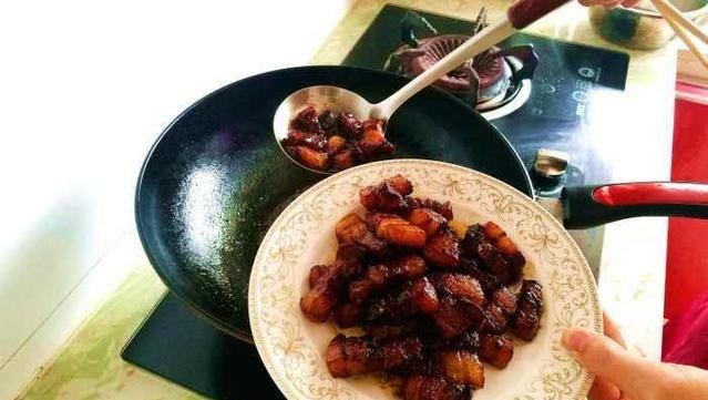 做法|想吃红烧肉不用下饭店,配方和做法详细告诉你,香而不腻,超下饭