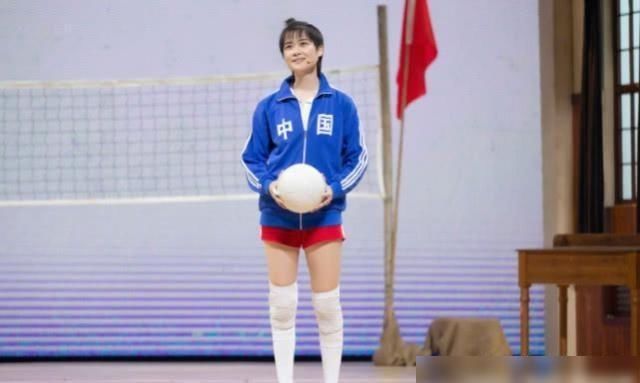 女排|李宇春饰演女排队员的表现不顾一切,分头反复练习