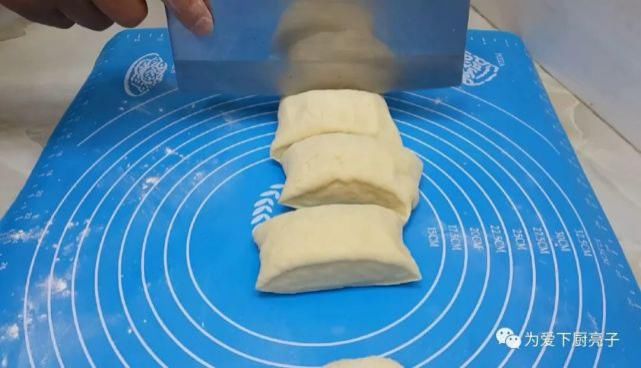  面包|烧饼这样做才好吃，加几勺白糖，外焦里软又蓬松，比面包香甜好吃