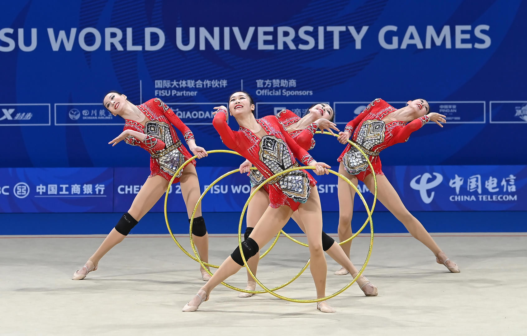 成都大运会艺术体操项目今日下午开赛，中国队集体项目参赛运动员均全来自成体