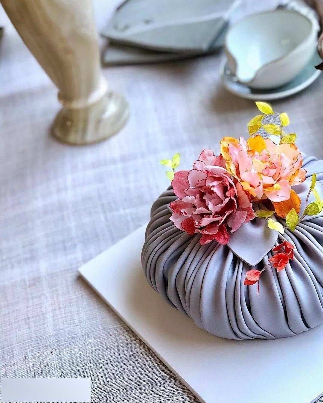 包袱蛋糕|脑洞太大韩国小姐姐晒神秘蛋糕,引百万粉丝每天催更太美了,每一张都让我流口水…