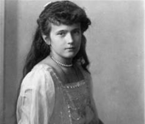  皇室|她是乡下姑娘，摇身一变成皇室公主，晚年身份被识破却已富贵一生