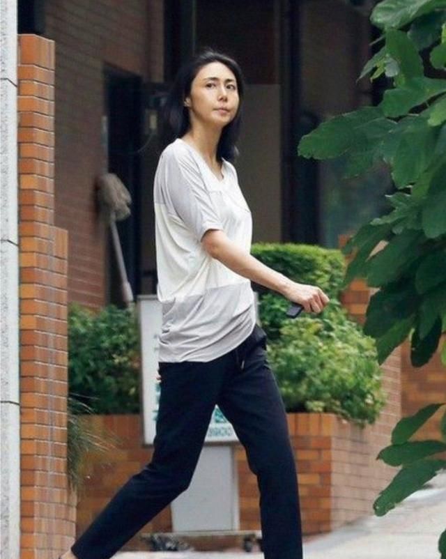 传与|47岁“日剧女王”松岛菜菜子疑似婚变，被传与老公分居，已育两女儿