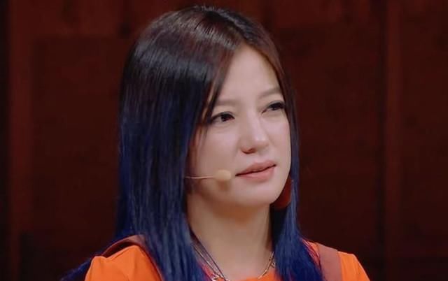  表情|这档综艺不仅“刚”还敢说，怼偶像撕流量，赵薇表情耐人寻味