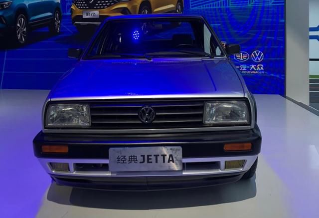 大众|大众经典版捷达亮相!看到实车满满都是爱,如果复出你会买吗?