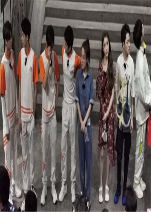  姜贞羽|姜贞羽“弯道超车”？率先代言录综艺，搭档王一博想不红都难！