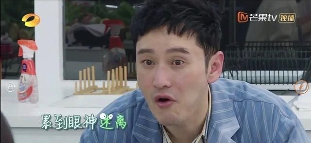  素颜|《中餐厅》黄晓明脱妆引热议，本人素颜发视频回应：大家凑合看吧