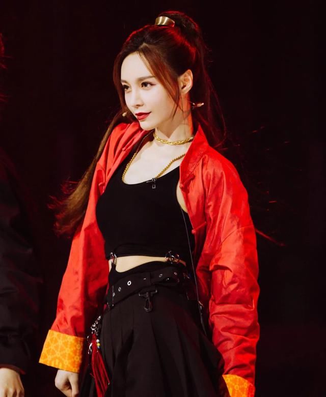  高马尾|美丽无死角的女孩，都把发型换成了这些样子