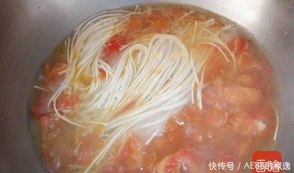 西红柿|教你快手热汤面的食谱,吃一口面,喝一口汤,秋冬季节不怕冷