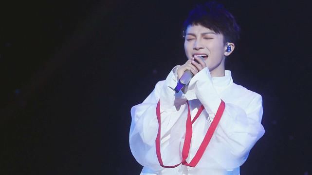  终于|从《中国好声音》惨遭淘汰，到如今《歌手》冠军，周深终于火了！