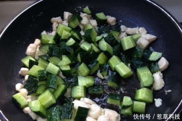 鸡丁|58岁厨师酱爆鸡丁,关键要做到这两步,否则酱汁不香