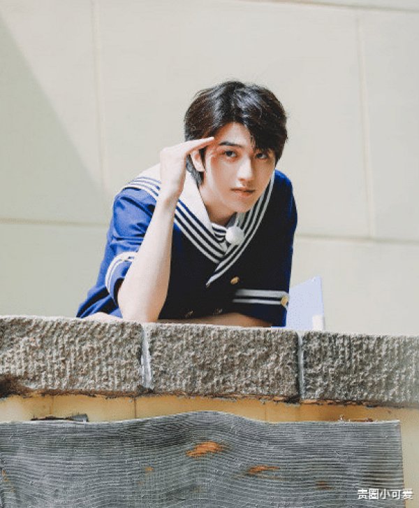  节目|《奔跑吧》录制杀青，其他嘉宾都晒“全家福”，唯独蔡徐坤与众不同