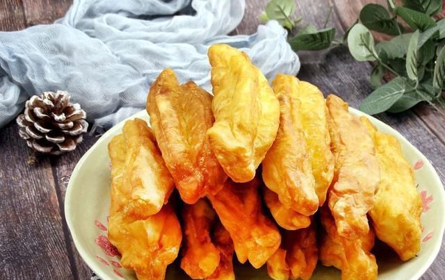  油条|泡泡小油条，外酥里软，为啥你炸的不脆？只因你漏了这一步