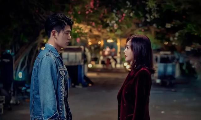  真实|秦岚被嘲讽“脸垮掉”，为什么我们容不下一个真实的人