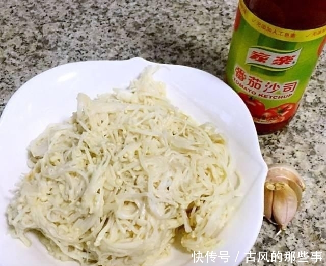 番茄|吃过之后,你会爱上番茄烩金针菇的蔬菜,比肉食更美味,也更容易制作