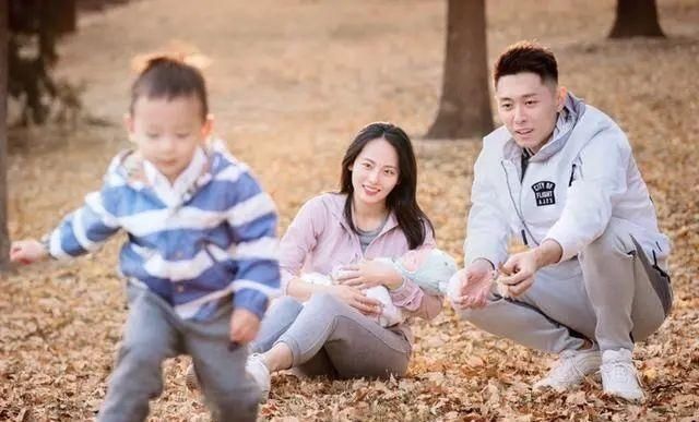  偷生|王思聪骂她“地摊婊”，一怒弃4500万打胎费，偷生孩子成赢家