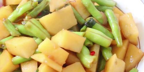  好吃|土豆炖豆角，好吃不长胖，下酒又下饭