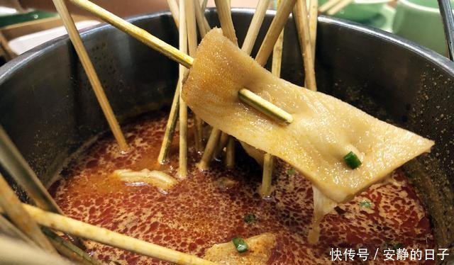 道菜|和同事吃饭，7人花了340元，结账时，服务员那位男士已经交完了