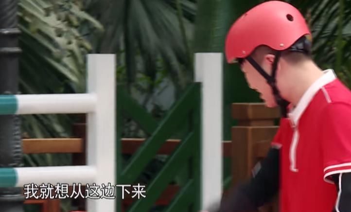  baby|张大大跟baby撒娇，说自己不会游泳，她的反应让人直呼过瘾！