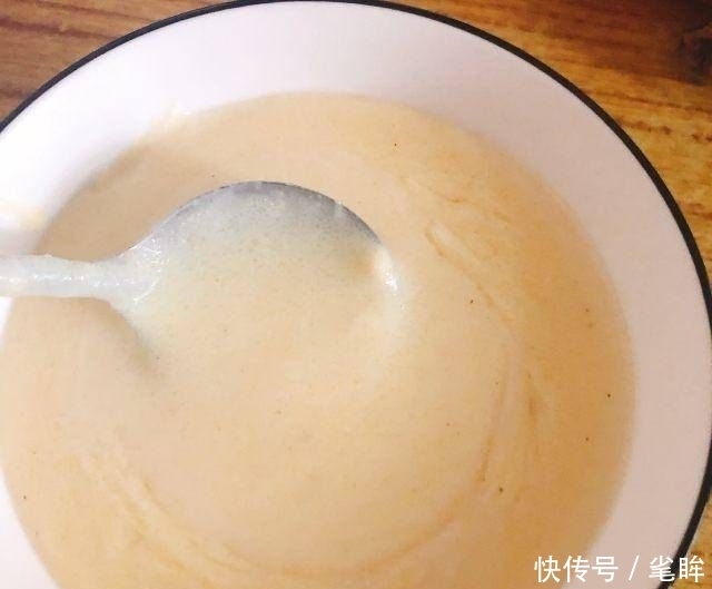 牛奶|牛奶和玉米糊,又香又热,早餐吃碗很舒服