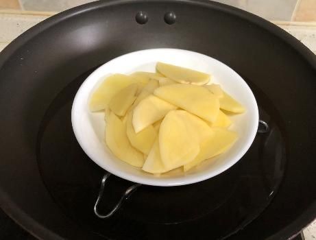  红薯|三伏天，吃红薯不如土豆，教你1招，不炒不炖，早餐吃营养还耐饿