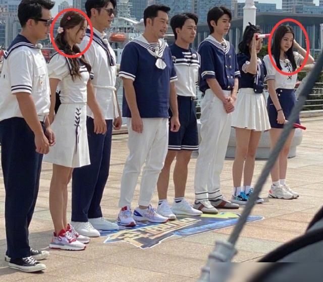  啥样|baby录综艺花絮照曝光，看到她90斤的腿长啥样，再不羡慕了