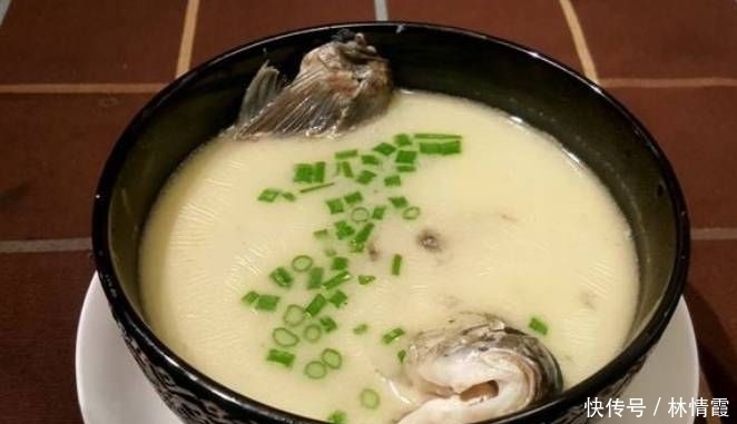 好喝|怎么把鲫鱼汤做的又白又浓,两个细节要注意,汤汁才会又白又好喝