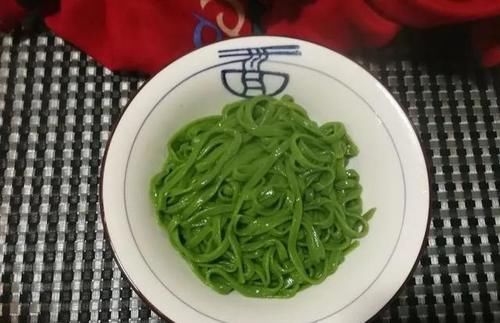 蛋花|西红柿蛋花菠菜面:面条碧绿筋道,好吃营养