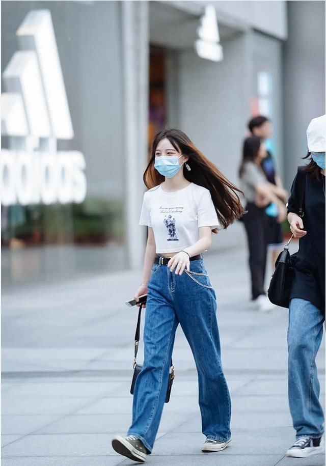  搭配|又是一年毕业季，所有的前程似锦就化作记忆中的白衬衣与白T恤