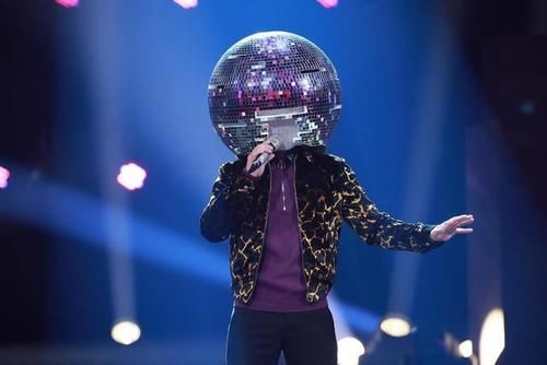  节目中|戏不演、歌不唱的艺人们，为何集体扎堆综艺，因为简单、来钱快