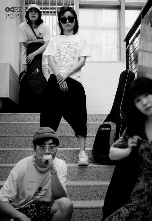  翅膀|许飞：左半边翅膀抽右半边脸