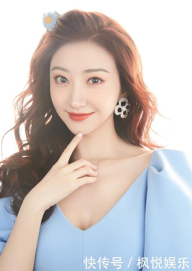 范冰冰|以为范冰冰够美了,没想到景甜更接地气,自拍造型真是“甜”