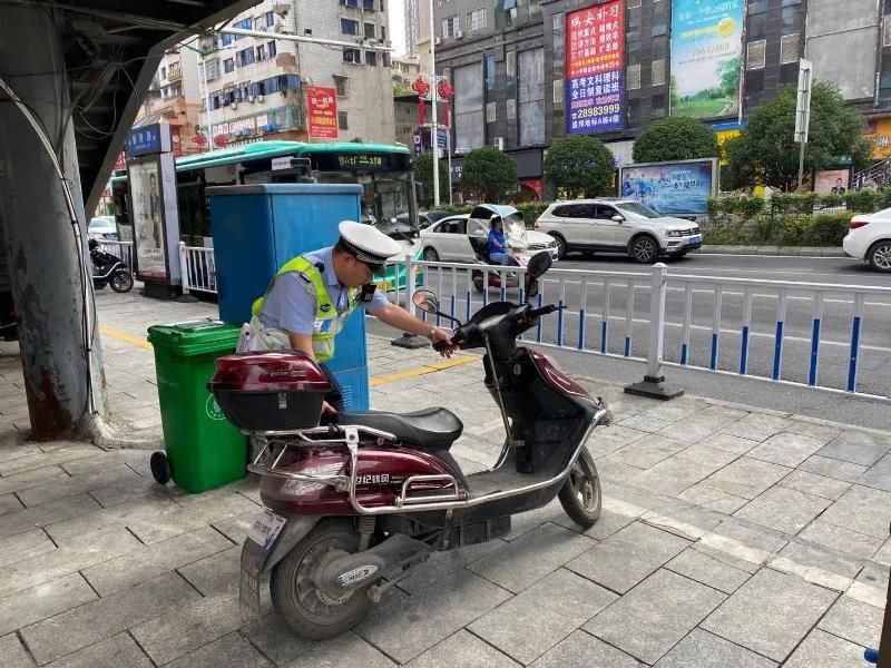 汇川|这些“五花八门”的电动自行车交通违法，汇川交警“亮剑”严整治