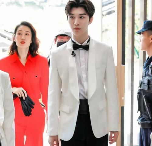  期待|《青春环游记》最新海报，刘敏涛替代郎朗，C位嘉宾让人期待