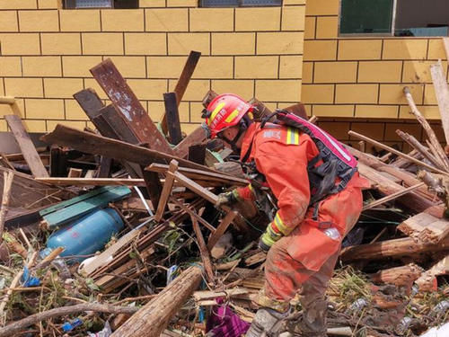  蓝天救援队|社会救援车辆救灾，返程却被收取496元高速费？最新发声来了！