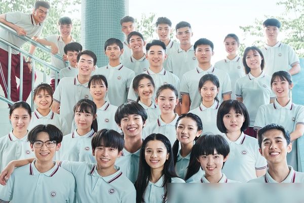  开播|彭昱畅《风犬少年的天空》开播,一位明星转发宣传,看清是谁不意外