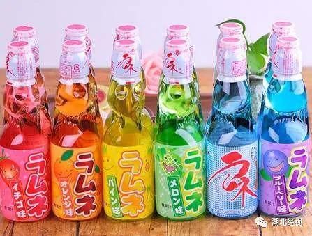 评评理|“波子汽水”喝出弹珠，到底有没有问题？网友炸了，快来评评理……