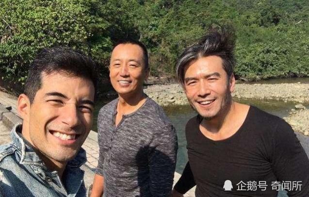 扮演|记得《倚天》的殷六侠吗？出道15年主角变配角，回家继承财产变总裁